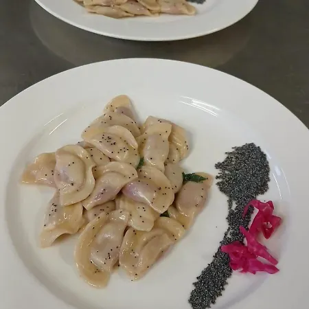 Hg La Caminatha